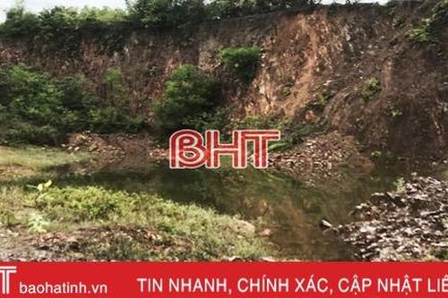 Lên núi chơi, một em nhỏ bị ngã xuống hố nước tử vong