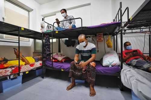 COVID-19: Niềm khao khát về nước của lao động Trung Quốc mắc kẹt nơi đất khách