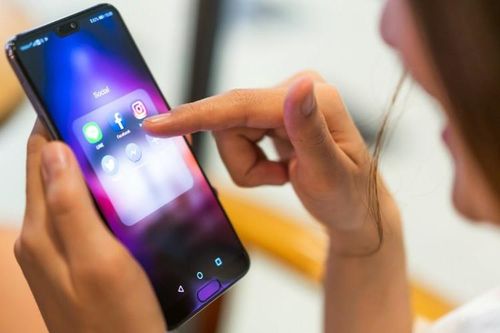 Người Việt hack fanpage của chính trị gia qua đời vì COVID-19 để bán hàng