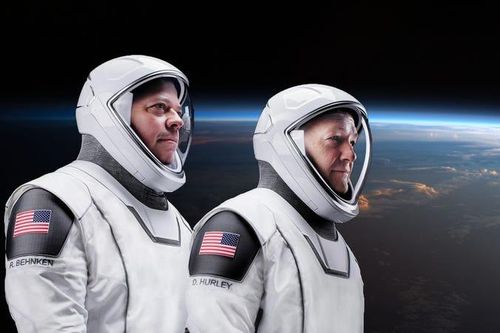 SpaceX đưa thành công 2 phi hành gia NASA trở về Trái Đất