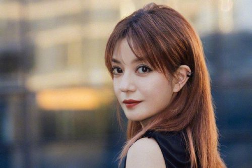 'Nghe cô ấy nói': Triệu Vy đảm nhận vai trò host, sự tham gia của Dương Mịch, Dương Tử khiến nhiều người mong chờ