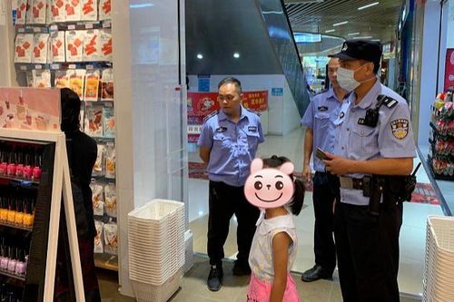 Con gái ăn cắp đồ chơi tại cửa hàng nhưng không chịu nhận tội, hành động của người mẹ khiến cư dân mạng vỗ tay rần rần