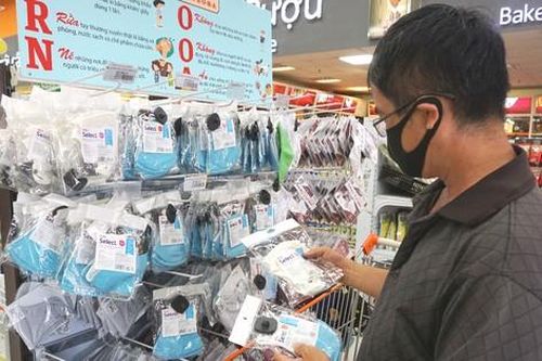 Hơn 12 triệu khẩu trang vải kháng khuẩn giá không đổi được tung ra thị trường