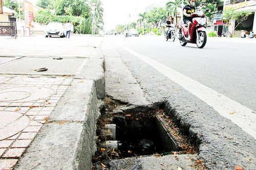 Cống thoát nước bị mất nắp đậy