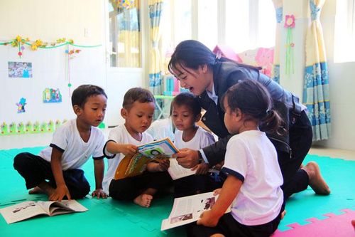 Nối những ''nhịp cầu'' cho trẻ vùng sâu theo con chữ