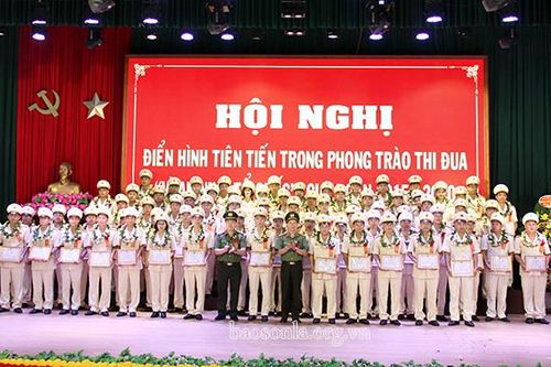 Xây dựng lực lượng Công an vững mạnh toàn diện, giữ vững an ninh chính trị, trật tự an toàn xã hội