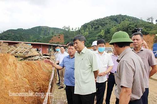 Đồng chí Bí thư tỉnh ủy kiểm tra Dự án hệ thống thủy lợi Nà Sản