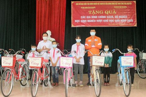 Tạm dừng triển khai Chương trình 'Đưa hàng Việt về miền núi'