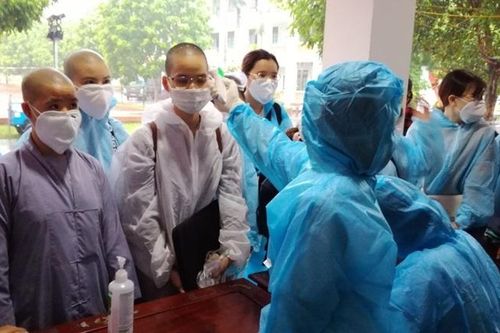 Vĩnh Phúc: Tiếp nhận hơn 220 công dân về cách ly phòng dịch Covid-19 tại Trung đoàn 834
