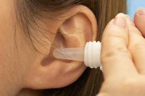 Tại sao lại dùng thuốc nhỏ mắt để chữa viêm tai?