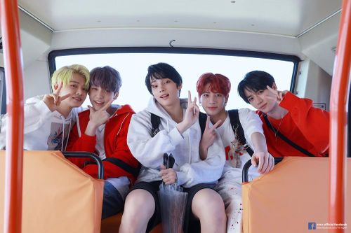 TXT sắp comeback thì có liên quan gì đến animé đình đám 'Black Clover'?