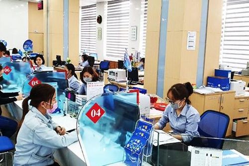 Ngân hàng 'thấm đòn' Covid-19