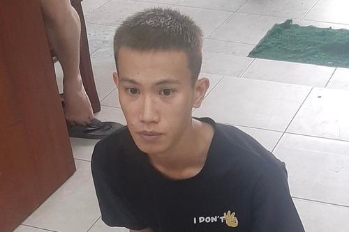 Bắt nam thanh niên cướp ở cửa hàng tiện lợi tại TP.HCM