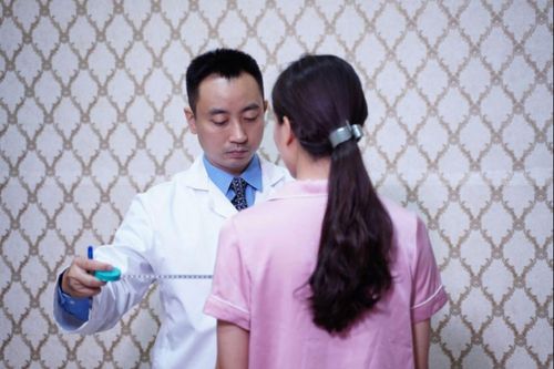 Cô gái sống trong hình hài nam giới suốt 24 năm