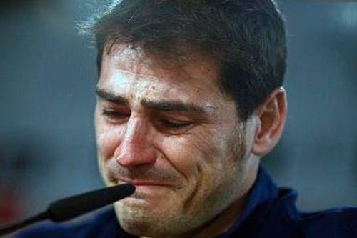 Iker Casillas tuyên bố giải nghệ ở tuổi 39