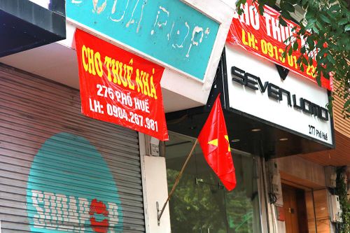 Buôn bán ế ẩm vì dịch Covid-19, nhiều cửa hàng đóng cửa, treo biển cho thuê