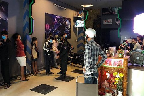 Chơi game giữa lúc dịch Covid-19 bùng phát ở cộng đồng
