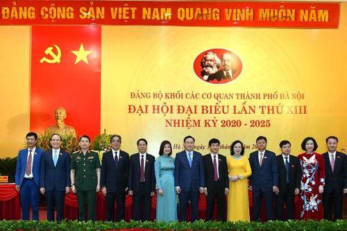 Đẩy mạnh cải cách hành chính, nâng cao chất lượng cán bộ, công chức Hà Nội