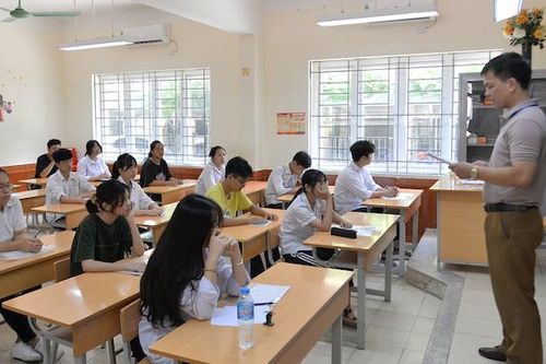 Đã có gần 93% học sinh xác nhận nhập học trực tuyến vào lớp 10