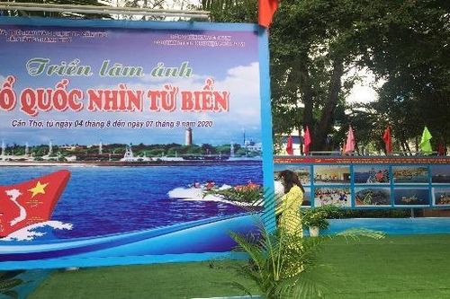 Triển lãm ảnh 'Tổ quốc nhìn từ biển' tại Cần Thơ