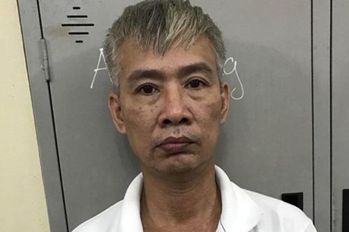 Bắt giữ nghi phạm đeo khẩu trang đâm chết người ở Hà Nội