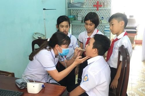 Bình Phước: Gần 4.200 HSSV khó khăn được cấp thẻ BHYT