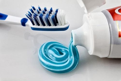 Cách loại bỏ vết xước trên điện thoại cực nhanh và đơn giản