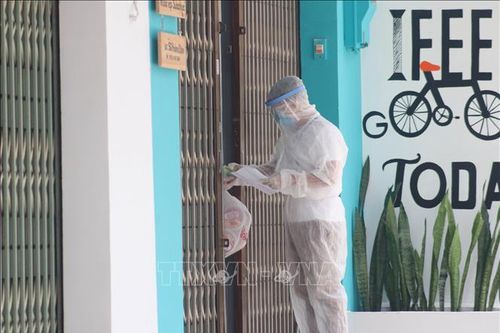 Dịch COVID-19: Xét nghiệm nhanh cư dân trong khu vực phong tỏa của Buôn Ma Thuột