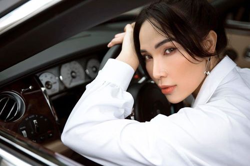 Quỳnh Thư bức xúc khi bị mời đi show, thực chất là đi tiếp rượu