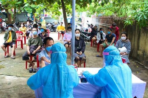 Triển khai xét nghiệm nhanh SARS-CoV-2 cho người trở về từ vùng có COVID-19