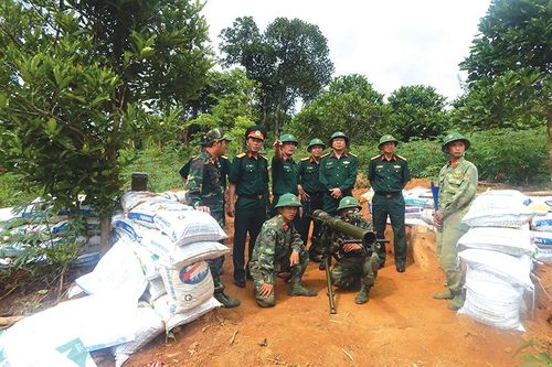 Xây dựng lực lượng vũ trang huyện Hướng Hóa vững mạnh toàn diện