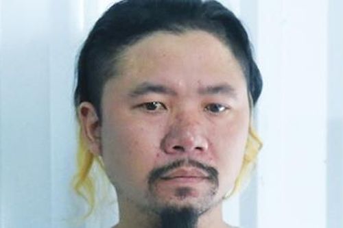 Dùng bom xăng đòi nợ