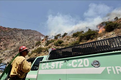 Cháy rừng lan nhanh tại bang California (Mỹ)
