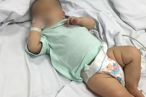 Hà Nội: Xót xa bé gái lâm bệnh được mẹ đưa đến bệnh viện cấp cứu rồi bỏ đi mất tích