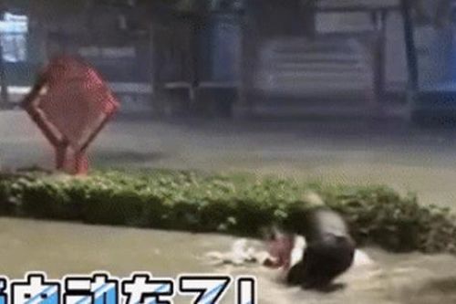Tin lũ lụt mới nhất ở Trung Quốc: Mực nước sông Trường Giang chưa rút, bão đã đổ bộ về