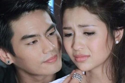 Tự tin cùng bạn trai đến đám cưới người yêu cũ, tôi không ngờ lại bị cô dâu ghé tai khiêu khích một câu khiến bản thân uất nghẹn bỏ chạy