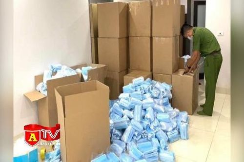 Hà Nội: Thu giữ 24.000 khẩu trang không rõ nguồn gốc