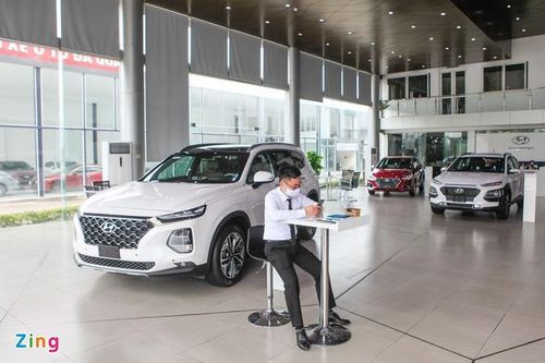 Thị trường ôtô gặp khó khăn kép vì dịch bệnh và tháng Ngâu đến gần