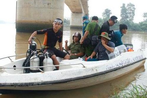 Người đàn ông nhảy sông Sài Gòn