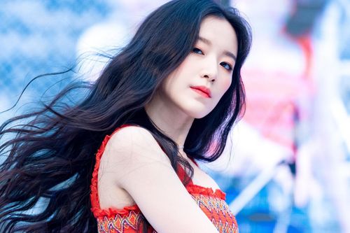 Mỹ nữ sinh năm 2000 bị đối xử bất công trong nhóm nhạc Kpop