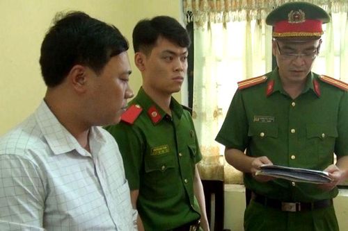 Kế toán trường THPT bị cáo buộc tham ô hơn 1 tỷ