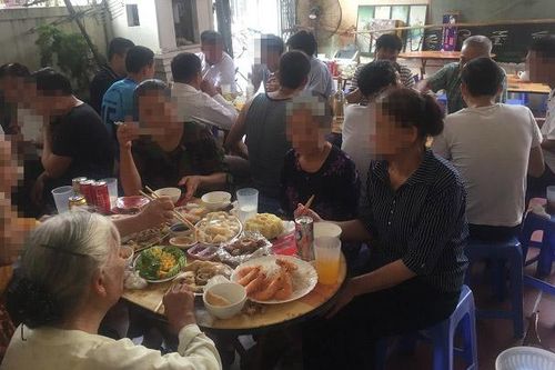 Kiểm soát chặt an toàn bữa cỗ đông người