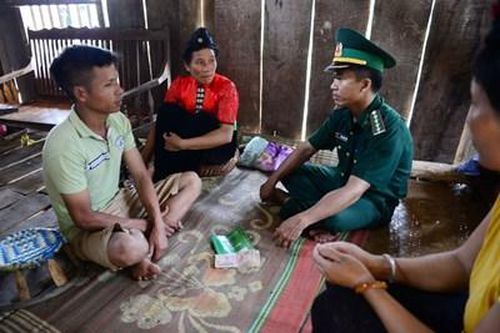 Bài 2: Xóa bản trắng đảng viên-xóa đói nghèo lạc hậu