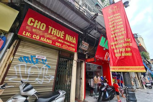 Dịch COVID-19: Mặt bằng phố cổ Hà Nội giảm hàng chục triệu vẫn ế khách thuê