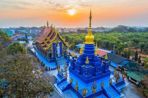 Ấn tượng với ngôi chùa màu xanh độc nhất vô nhị ở Thái Lan