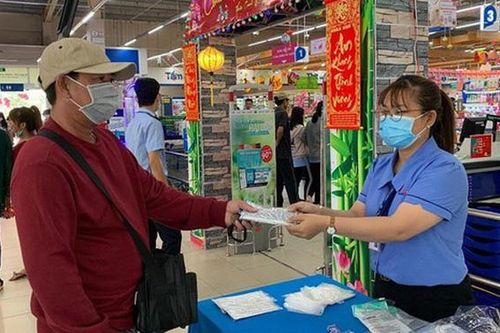 Hàng ngàn địa điểm bán khẩu trang tại TP.HCM