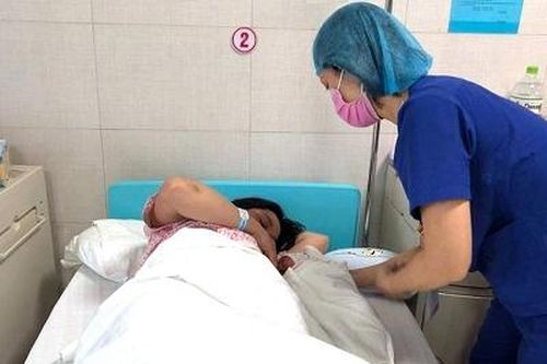 'Hỗ trợ nuôi con bằng sữa mẹ - Vì một trái đất khỏe mạnh hơn'