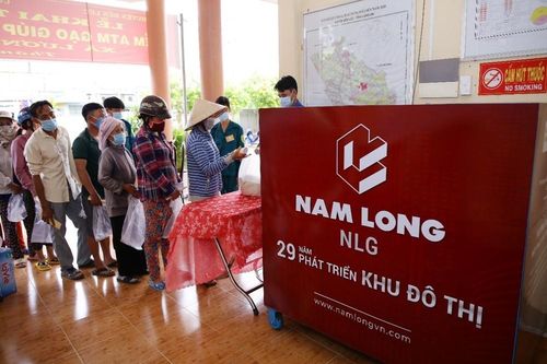 Nam Long trao tặng hệ thống ATM gạo cho tỉnh Long An