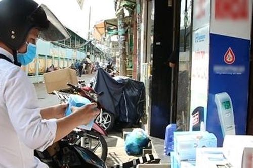Hàng ngàn điểm bán khẩu trang tại TP Hồ Chí Minh