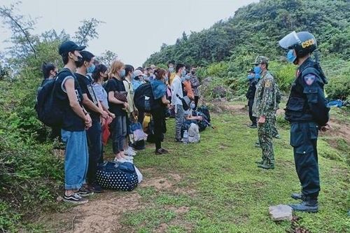 Vì sao nghìn người nhộn nhịp nhập cảnh trái phép qua Hà Giang giữa đại dịch?